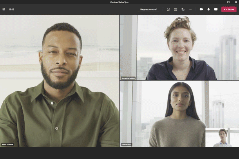 Een groep mensen voert een Microsoft Teams-gesprek op een Surface Pro 9