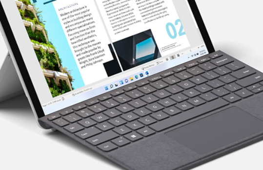 Un primo piano della Surface Type Cover.