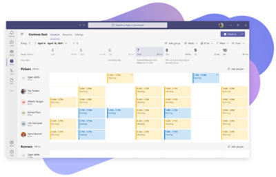 Календарь, заполненный собраниями Microsoft Teams, которые упорядочены по категориям.