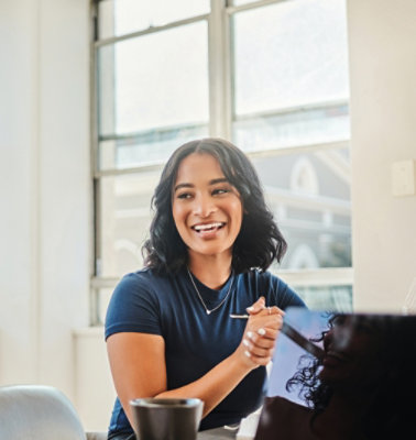 A women working on laptop.