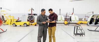 En vagn mot vit bakgrund