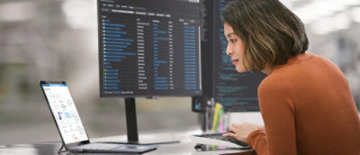 A women working with laptop