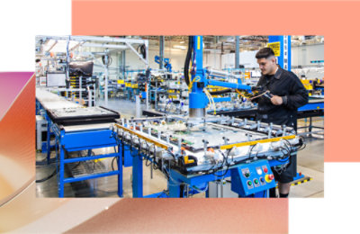 Osoba koja radi u fabrici