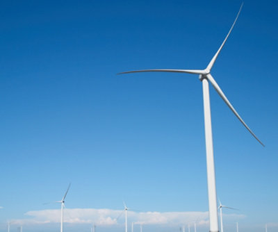 Vetroturbina u polju