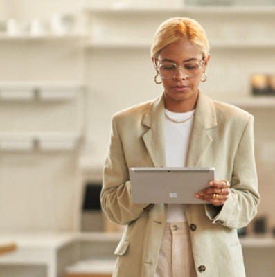 A women working on laptop.