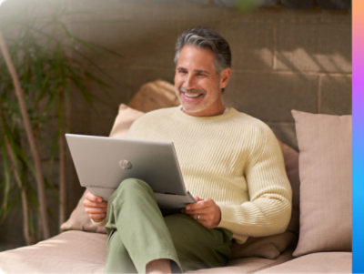 Мужчина с ноутбуком