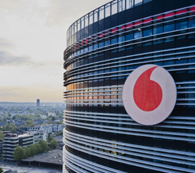 Gebouw met het logo van Vodafone erop