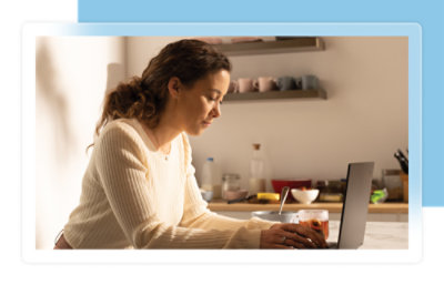 正使用電腦的人