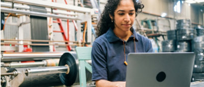 A women working with laptop