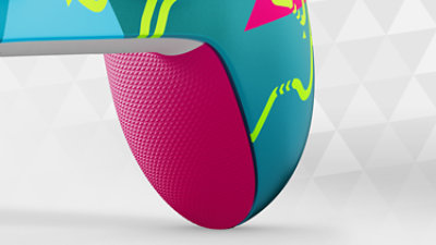 Xbox ワイヤレス コントローラー – Forza Horizon 6 限定エディションのグリップのクローズアップ。