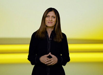 A woman wearing balck jacket