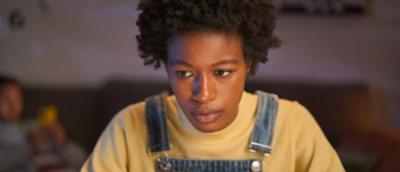 A women working on the laptop