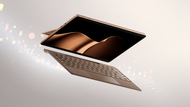 Ein Surface Pro in Kombination mit einer Surface Pro 13-Zoll-Flex-Tastatur, beide in der Farbe „Dune“.