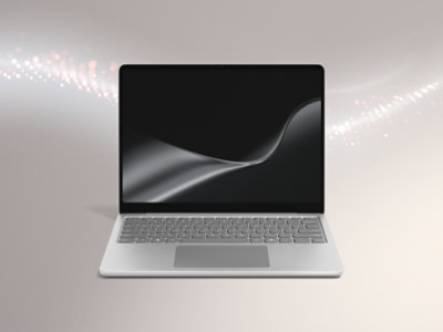 A front view of a Surface Laptop in the color Platinum.
