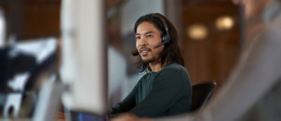 Person mit einem Headset