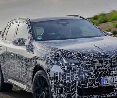 線が描かれた車