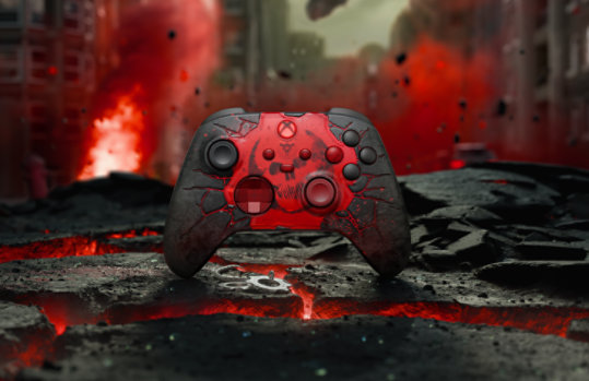 Den trådløse XBOX-controller i Gears of War: E-Day-specialudgave set skråt forfra.