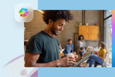 Duas pessoas segurando um pote com amostras de chocolate