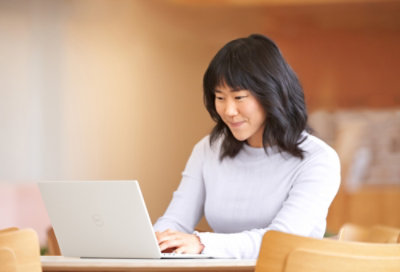 A women working on laptop.