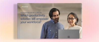 一男一女看着笔记本电脑，上面覆盖的文本内容与高效工作解决方案相关。