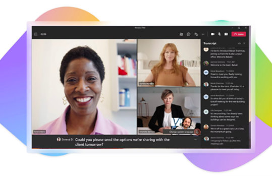 Un appel vidéo Teams avec quatre participants avec des sous-titres en direct affichés au bas de l’écran, la transcription d’appel affichée à droite.