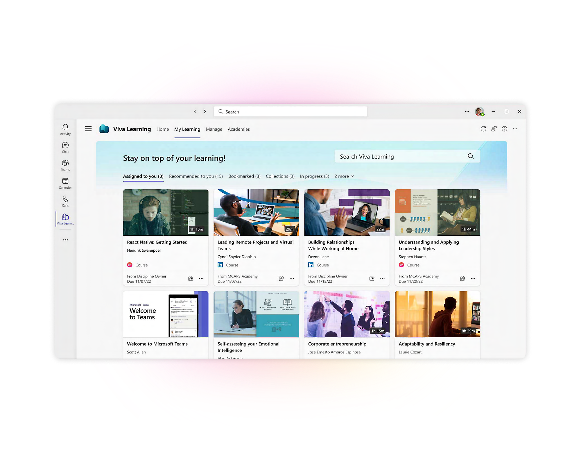 Captura de pantalla de una interfaz web de Viva Learning que muestra varios cursos educativos y módulos de aprendizaje sobre competencias informáticas 