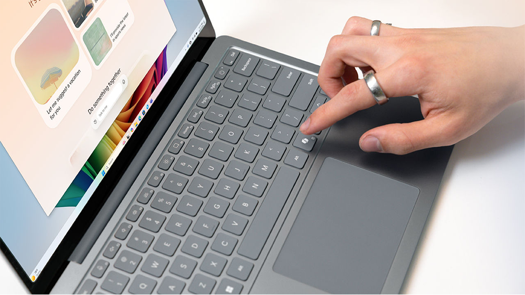 An animation showing the Copilot key on a PC