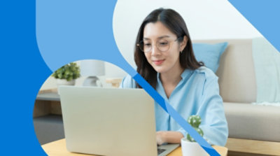 Osoba radi na laptop računaru.