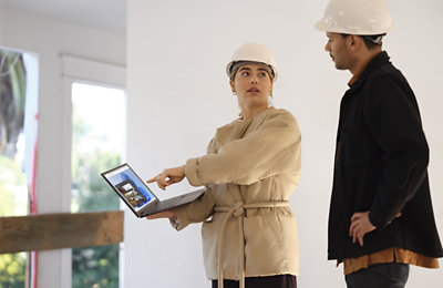 A person using a Cloud PC.