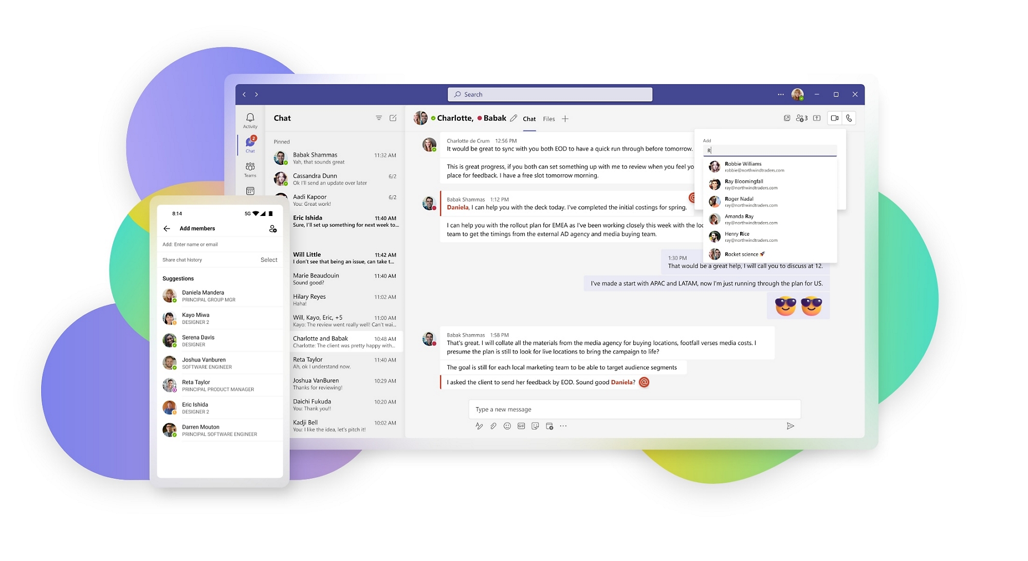 Ecrane desktop și mobile ale unui utilizator care adaugă noi persoane la un chat Teams.