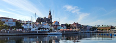 A picturesque waterfront city 