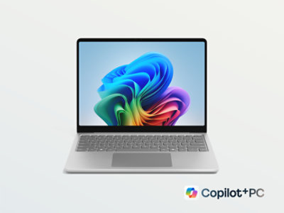 Un portátil Surface de 13 pulgadas, PC Copilot+, en color platino.