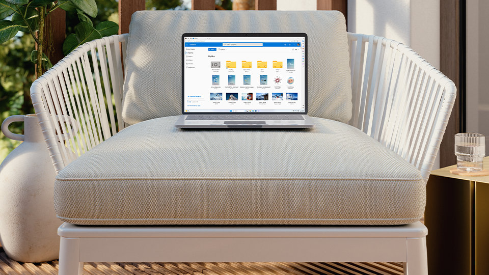 OneDrive er åben på skærmen på en Surface-enhed.