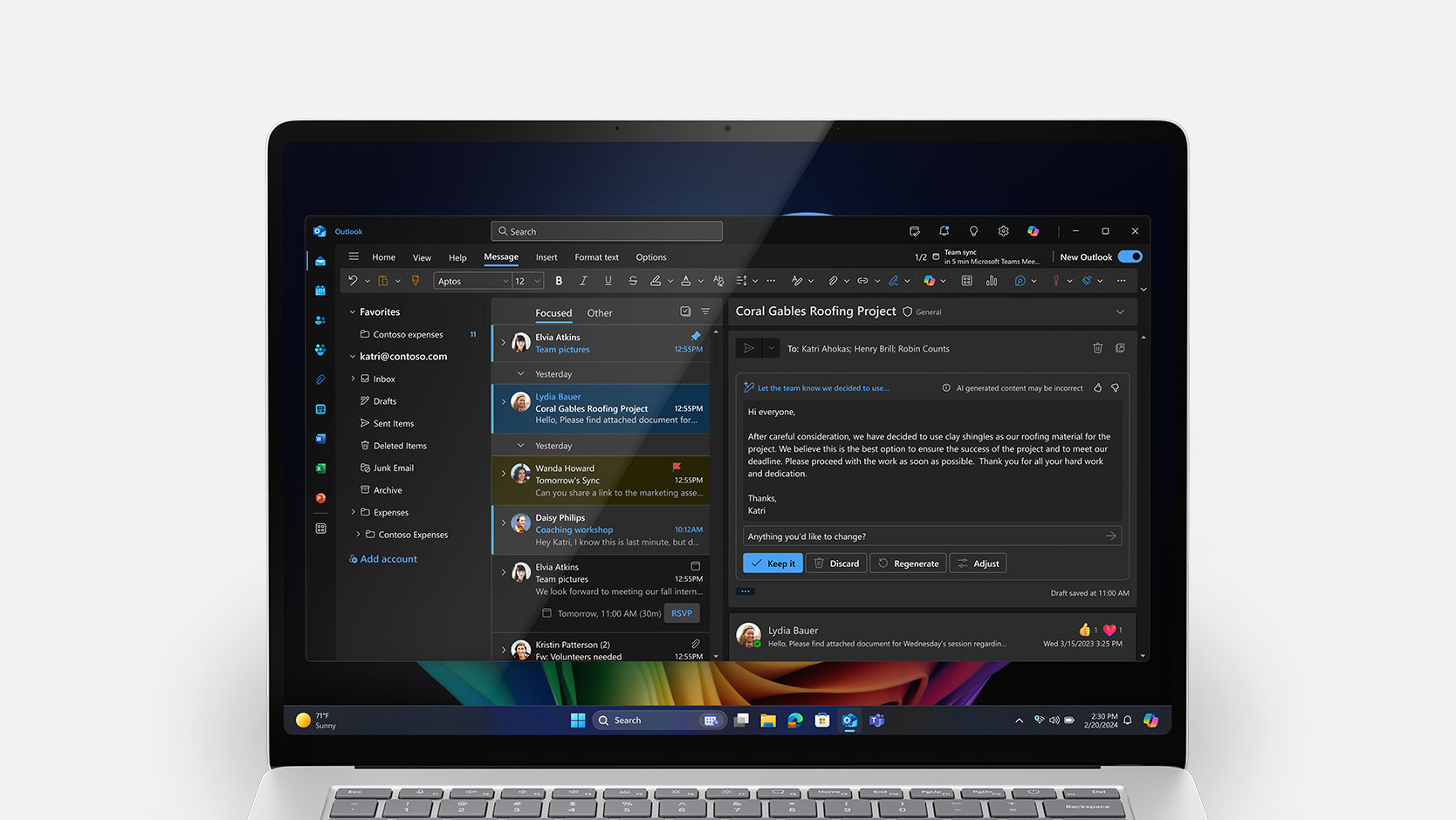 Outlook ouvert sur un appareil Surface Laptop pour les entreprises. 
