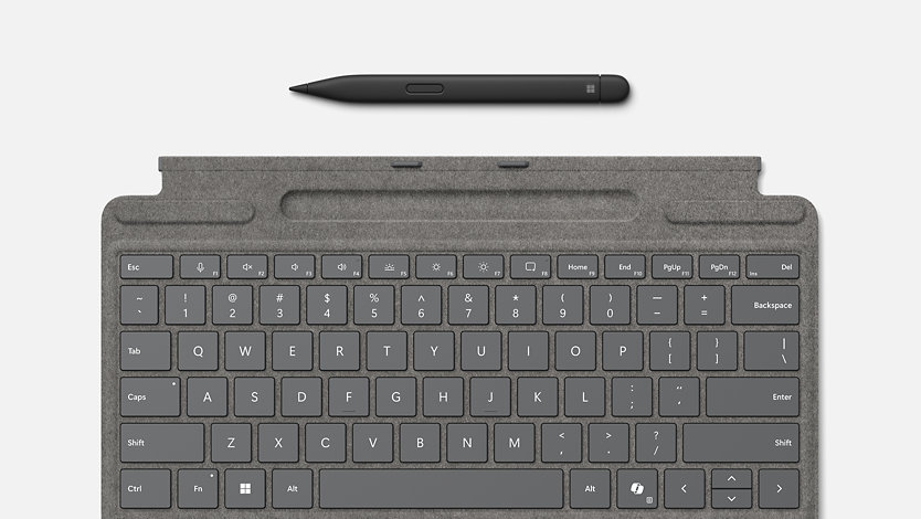Une vue d’en haut d’un Clavier pour Surface Pro avec stylet Slim Pen.