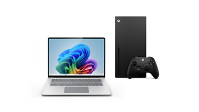 Une Surface Laptop, Copilot+ PC reconditionné en platine et une Xbox Series X en noir.