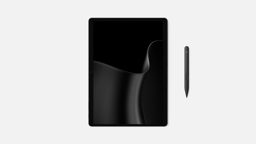 Ein Surface Slim Pen und ein Surface Pro, 13-Zoll (12. Edition).