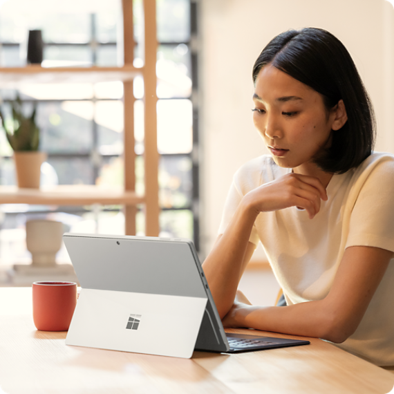 Работа на Surface Pro for Business с клавиатурой