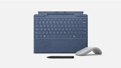 Un Clavier Signature pour Surface Pro de couleur Saphir avec une Souris Arc pour Surface de couleur Gris pâle et un Stylet Slim Pen 2.