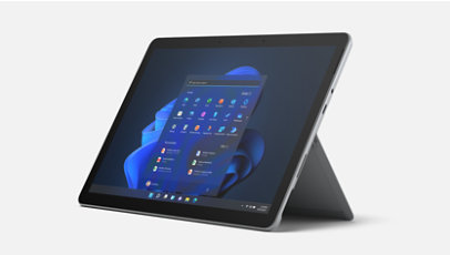 En Surface Go 3 för företag sedd snett framifrån.