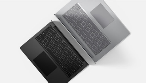 Een zwarte 13.5 inch Surface Laptop en een platina 15 inch Surface Laptop