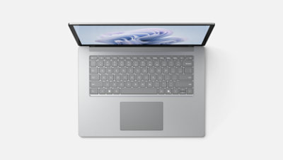 Vista desde arriba de un Surface Laptop 6 for Business.  