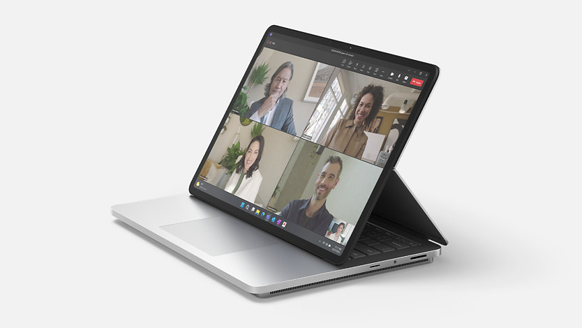 Ein Surface Laptop Studio 2 for Business im Stage-Modus. 