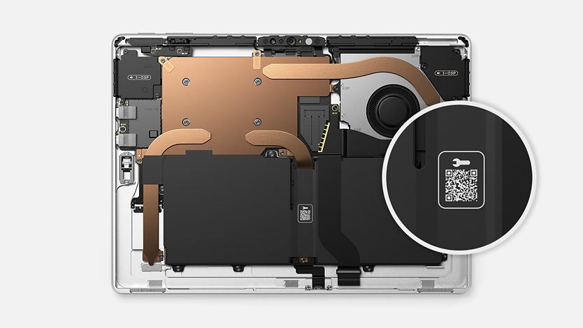 L'interno di un dispositivo Surface Pro 10 per le aziende.