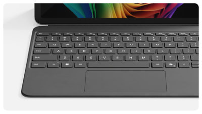 アダプティブ タッチ モードを備えた、Surface Pro 12 インチ キーボードのタッチパッドのクローズアップ。