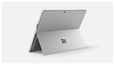 Een achteraanzicht toont de kickstand van een Surface Pro voor zakelijk gebruik.