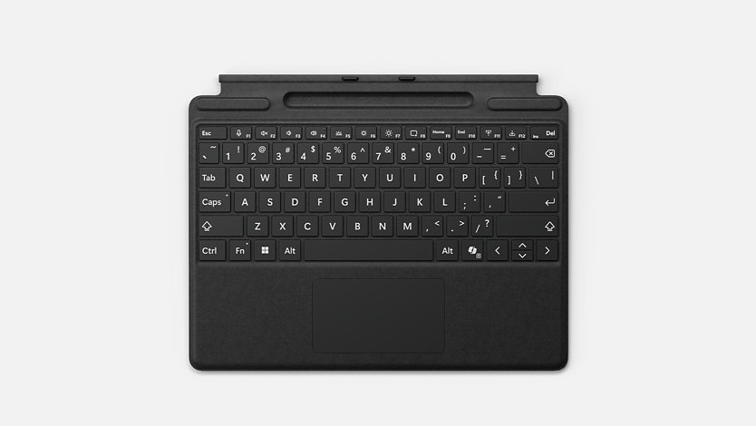 En Surface Pro Keyboard med pennoppbevaring.