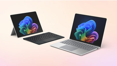 플래티넘 색상의 비즈니스용 Surface Laptop과 블랙 색상의 Surface Pro Flex 키보드가 포함된 비즈니스용 Surface Pro.