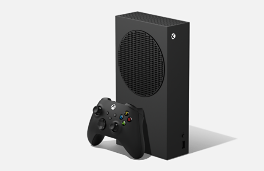 Rechtervooraanzicht van de Xbox Series S - 1 TB (zwart) voor een grijze achtergrond.