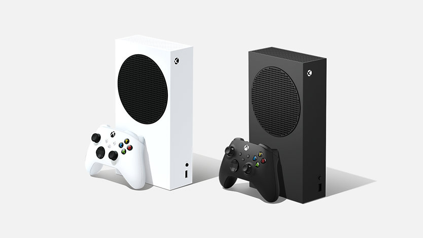 Console Xbox Series S 1 To en blanc avec une grille d’aération circulaire noire, accompagnée d’une manette sans fil blanche sur fond épuré.